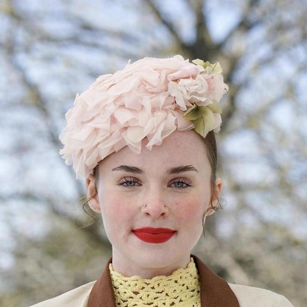 1950s 1960s Petal Pink Flutter Rose Pillbox Hat